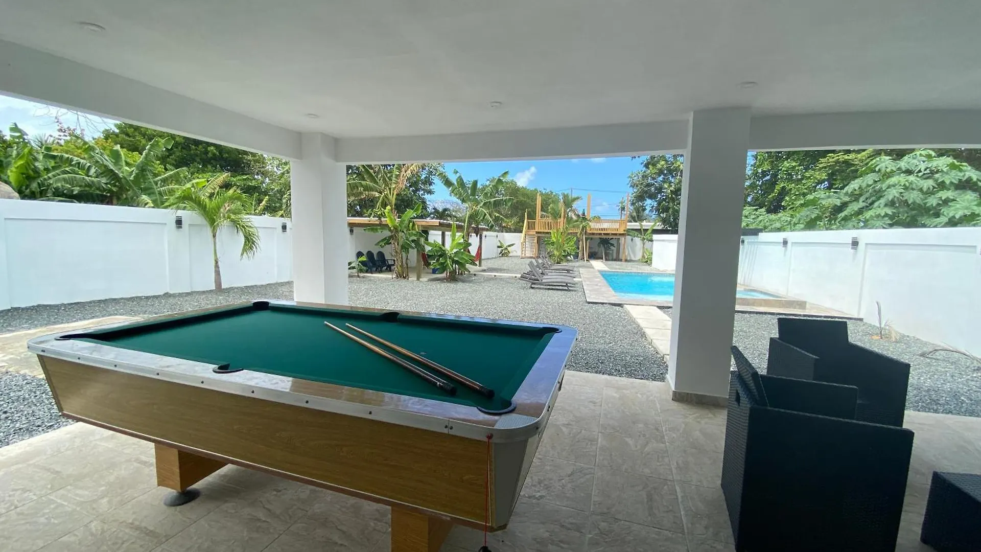 Modern Beach Retreat: 1-Bed Apt At Villa Iris Luquillo 0*,
