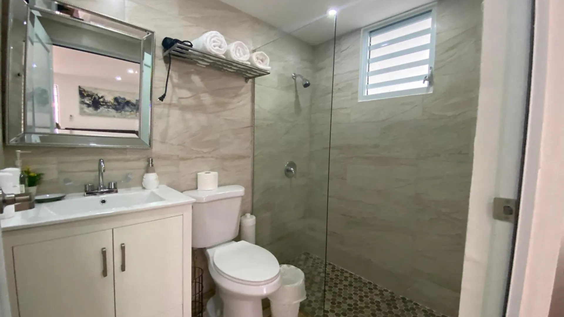 Modern Beach Retreat: 1-Bed Apt At Villa Iris Luquillo Apartment